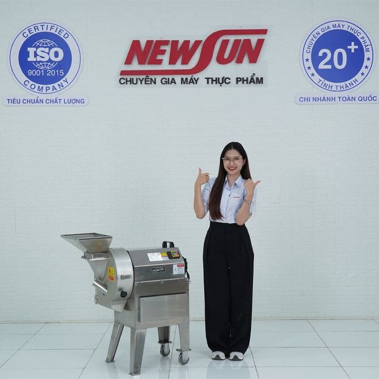 Nên mua máy cắt rau củ Việt Nam hay máy cắt rau củ Trung Quốc? Hình ảnh thực tế thiết bị cắt thái rau củ quả đa năng tại maycatraucu.com