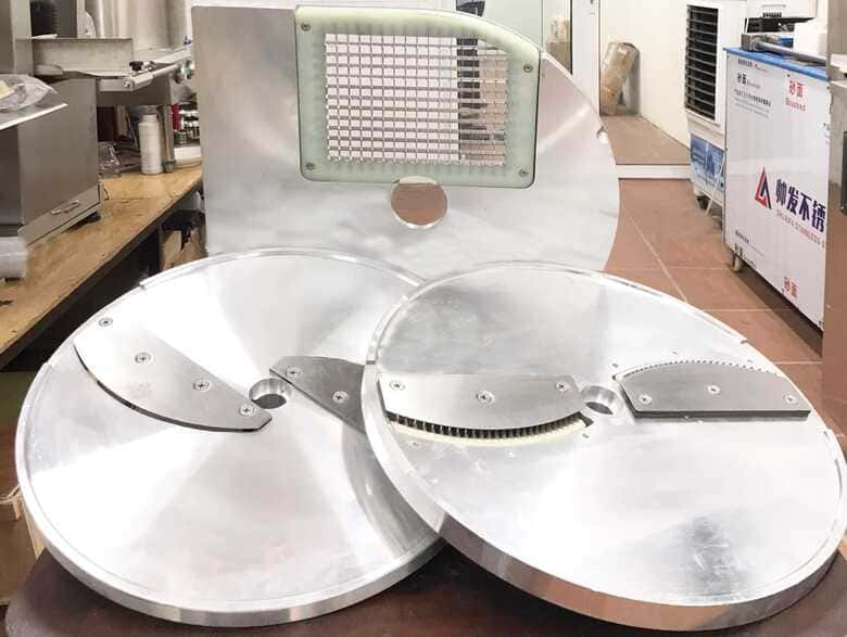 Những lỗi khi sử dụng máy cắt rau củ công nghiệp thường gặp Ghi nhớ bộ phận lưỡi dao để lắp lại